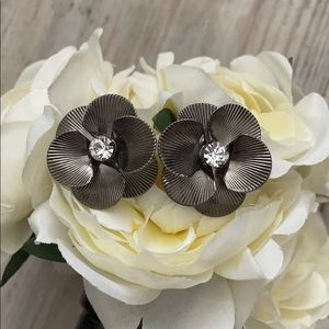 silver gray diamond sparkle flower earrings